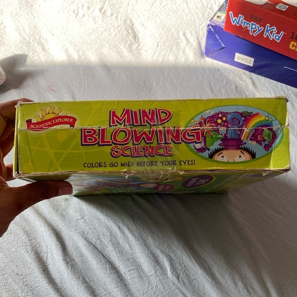 Mind Blowing Science Kit - Colorful Science Experiments for Kids - Picture 4 of 4